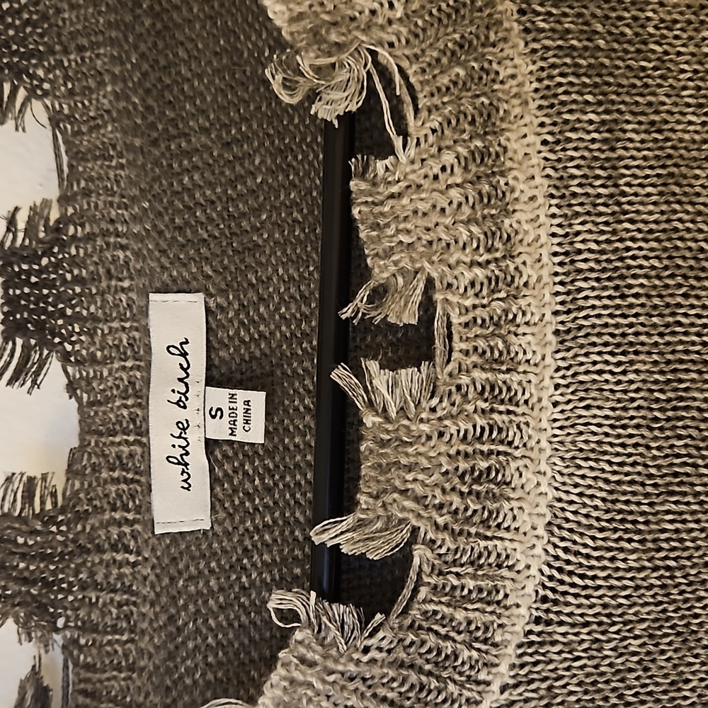 NWOT Sweater - Picture 2 of 3